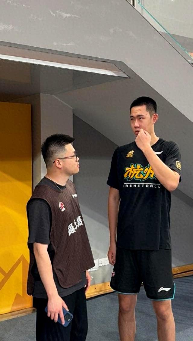 包含人球员迎伤愈归队，球队战绩逐渐回升的词条