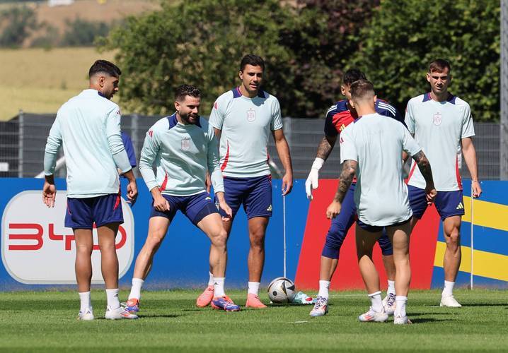 巴伦西亚击败西班牙人,提升排名的简单介绍 巴伦西亚击败西班牙人,提升排名的简单介绍