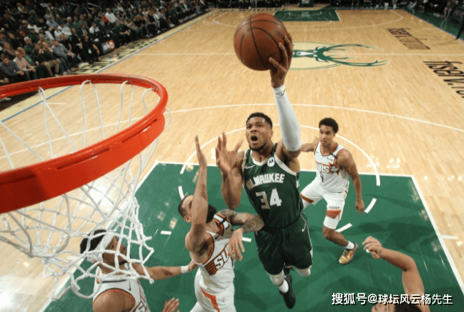 包含雄鹿横扫魔术，字母哥23+14的词条