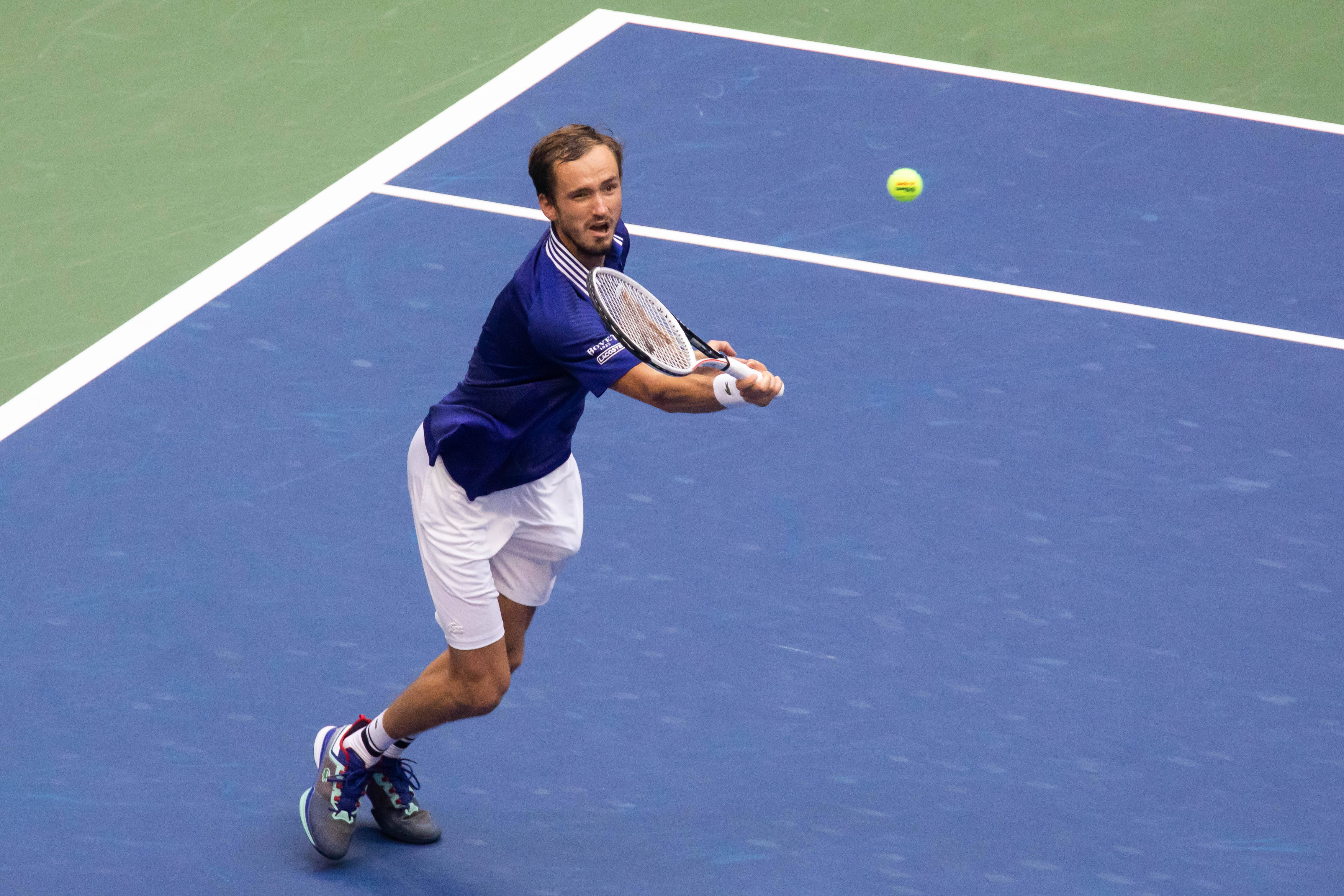 美国网球队完胜意大利网球队，梅德韦杰夫关键制胜的简单介绍