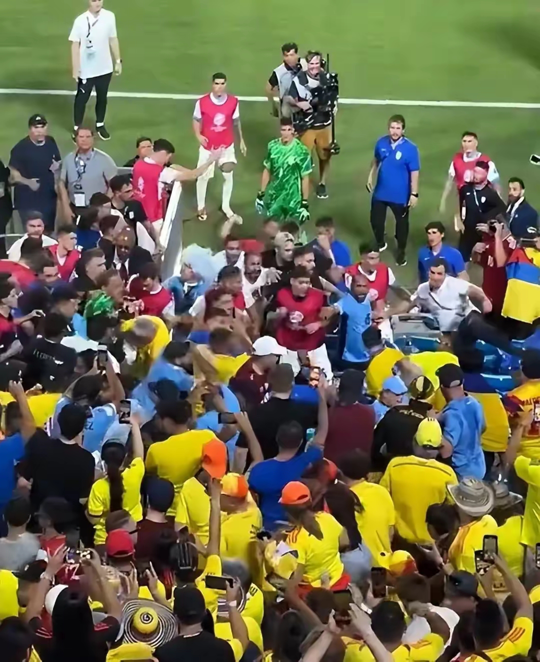 关于美洲杯赛后采访曝光，内幕引发热议的信息