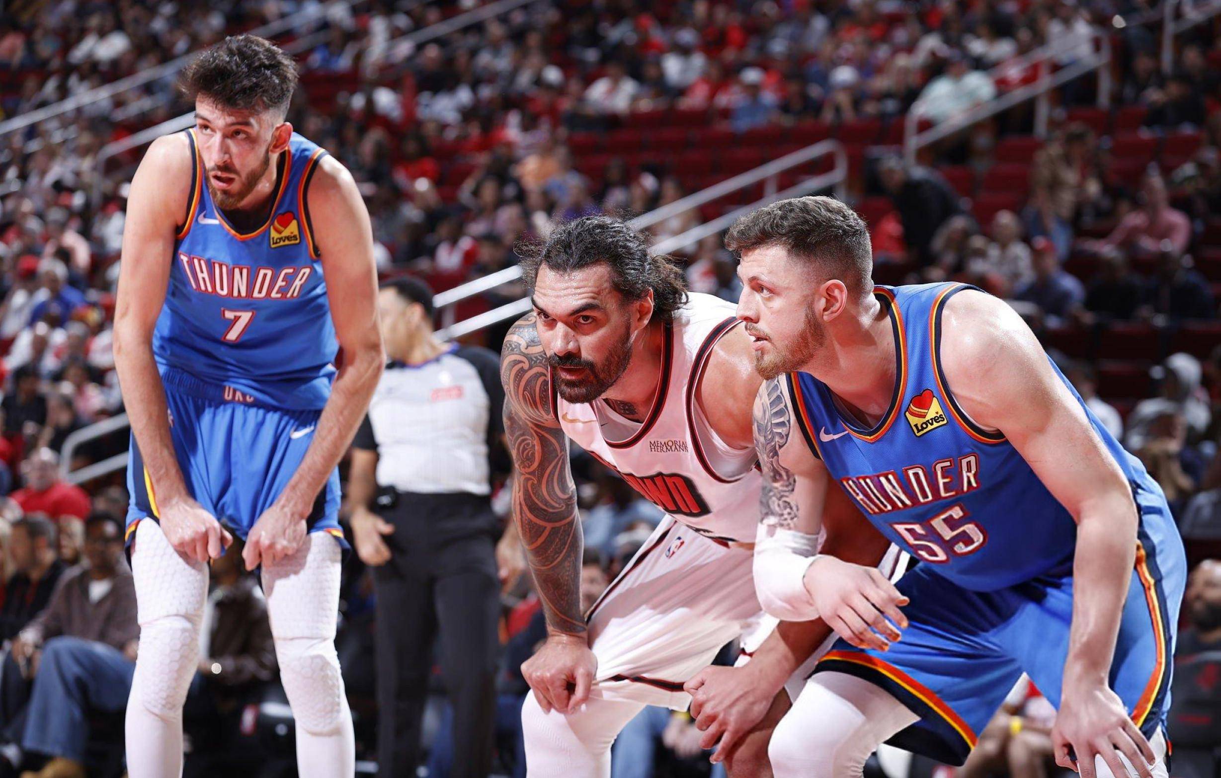 包含冷门频出！篮球战况跌宕起伏的词条