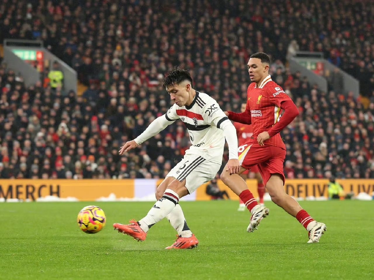 一场经典之战!英超点燃球迷热情的简单介绍 一场经典之战!英超点燃球迷热情的简单介绍