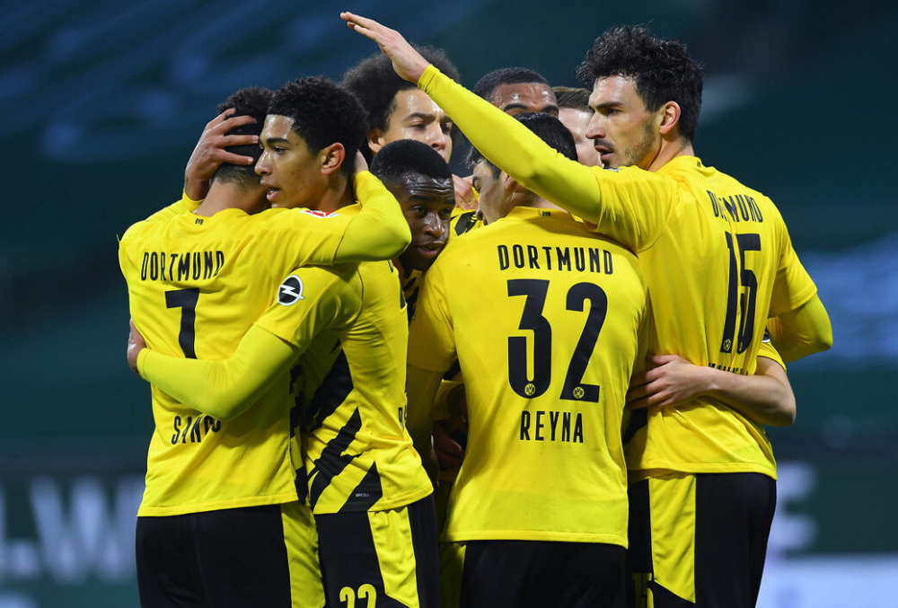 日本险胜乌克兰,贝林厄姆扛起全队 日本险胜乌克兰,贝林厄姆扛起全队