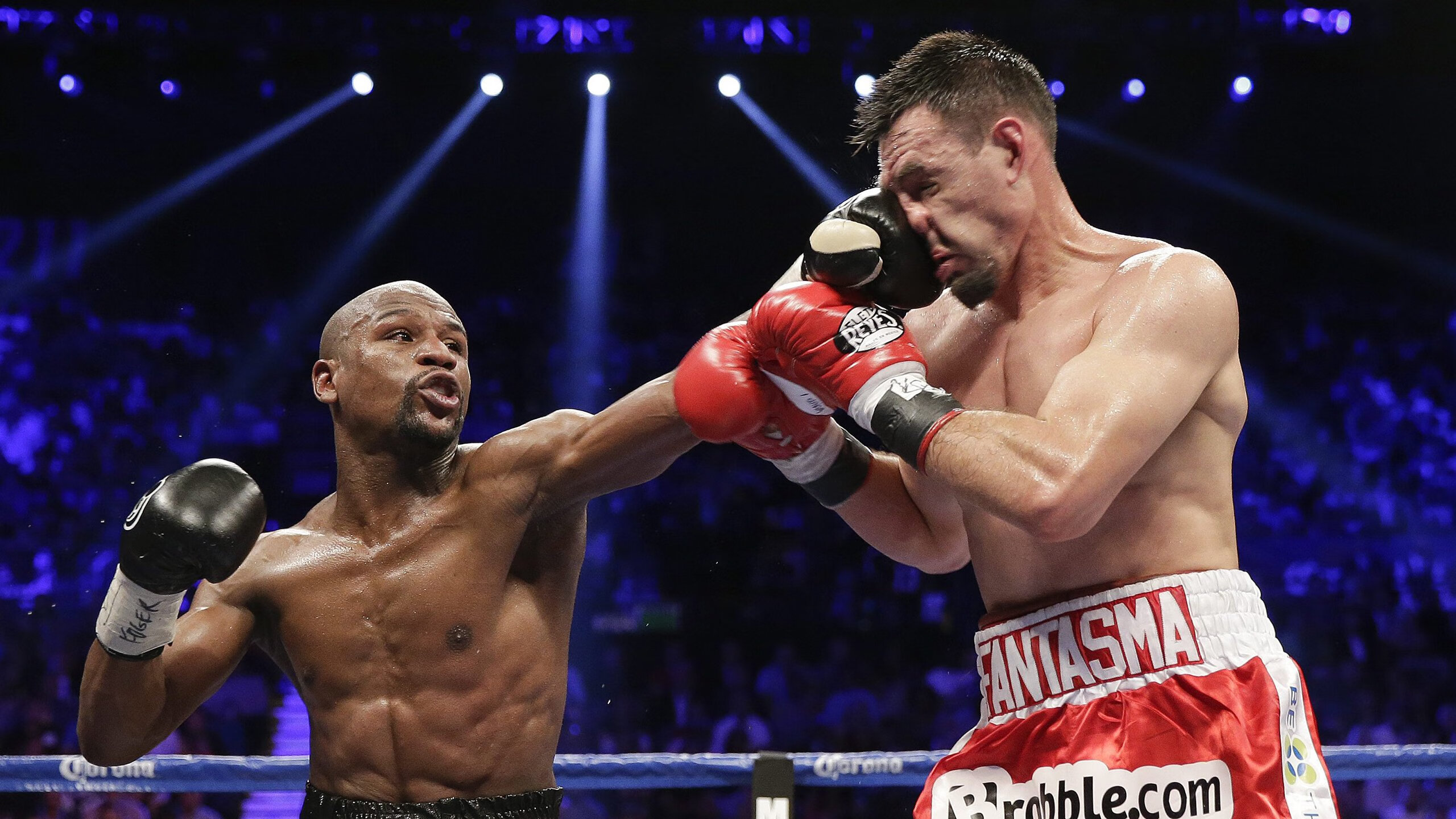 萨内独造三球闪耀梦剧场，曼联元老队慈善赛力克尼日利亚传奇