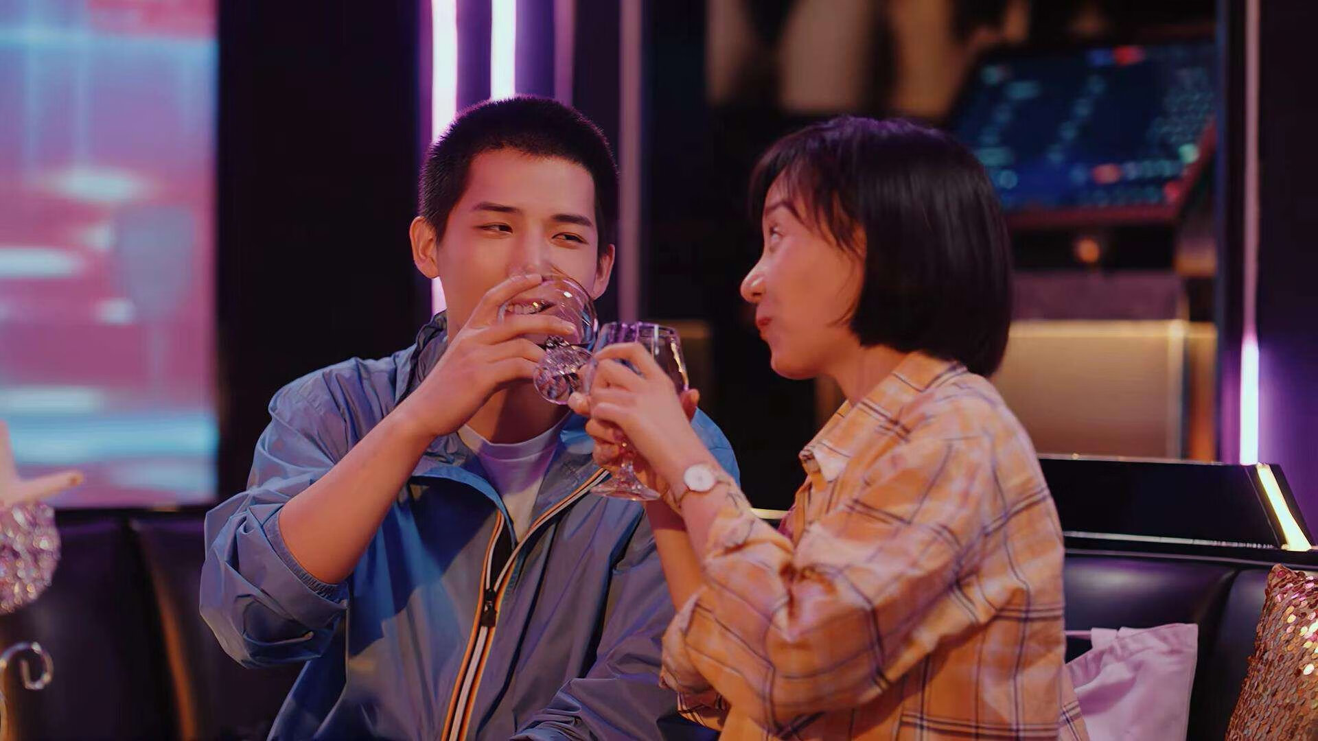 本泽马,红黑军团的白色幽灵—关键战破曼联,一射定乾坤