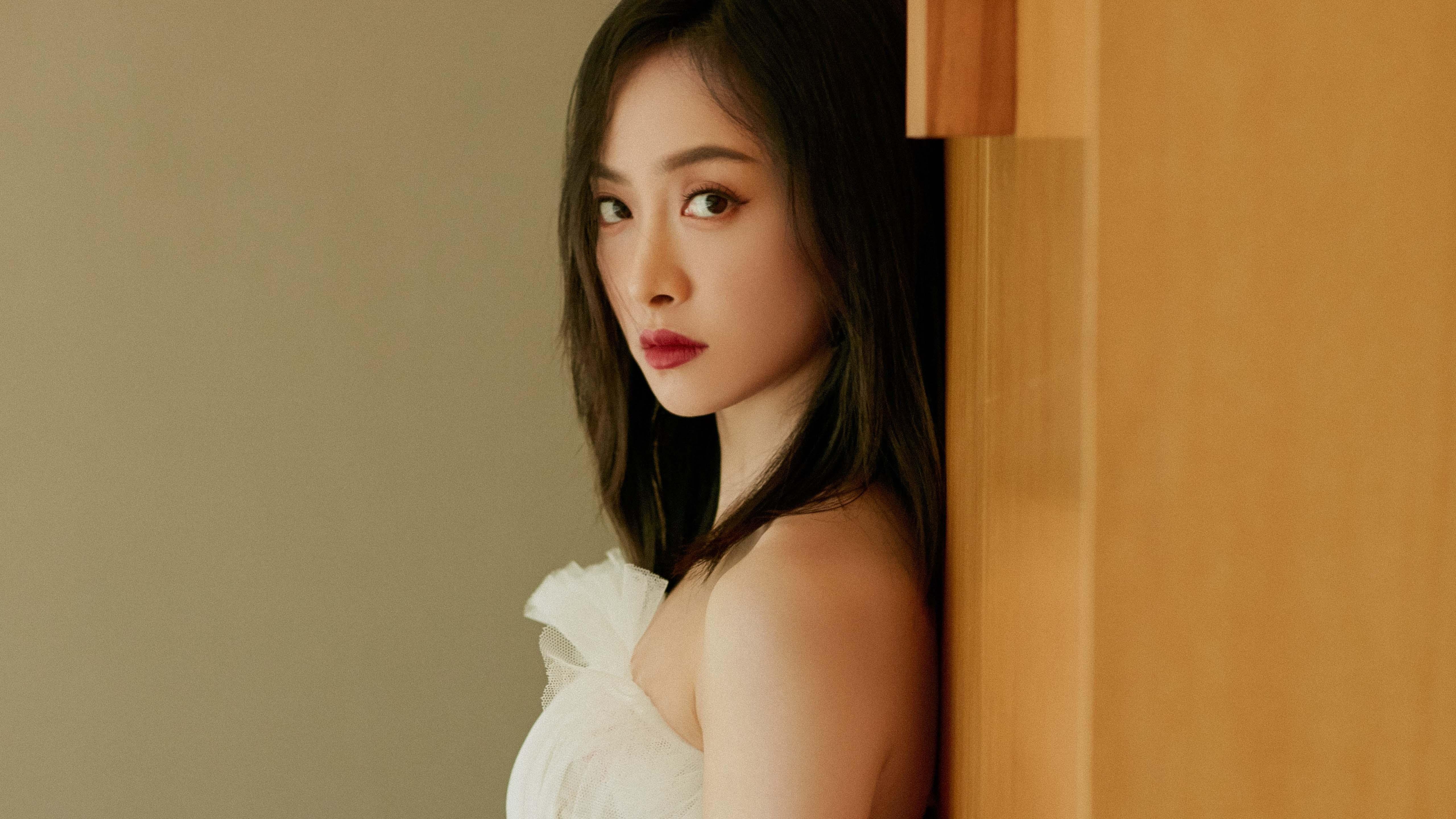 本泽马,红黑军团的白色幽灵—关键战破曼联,一射定乾坤