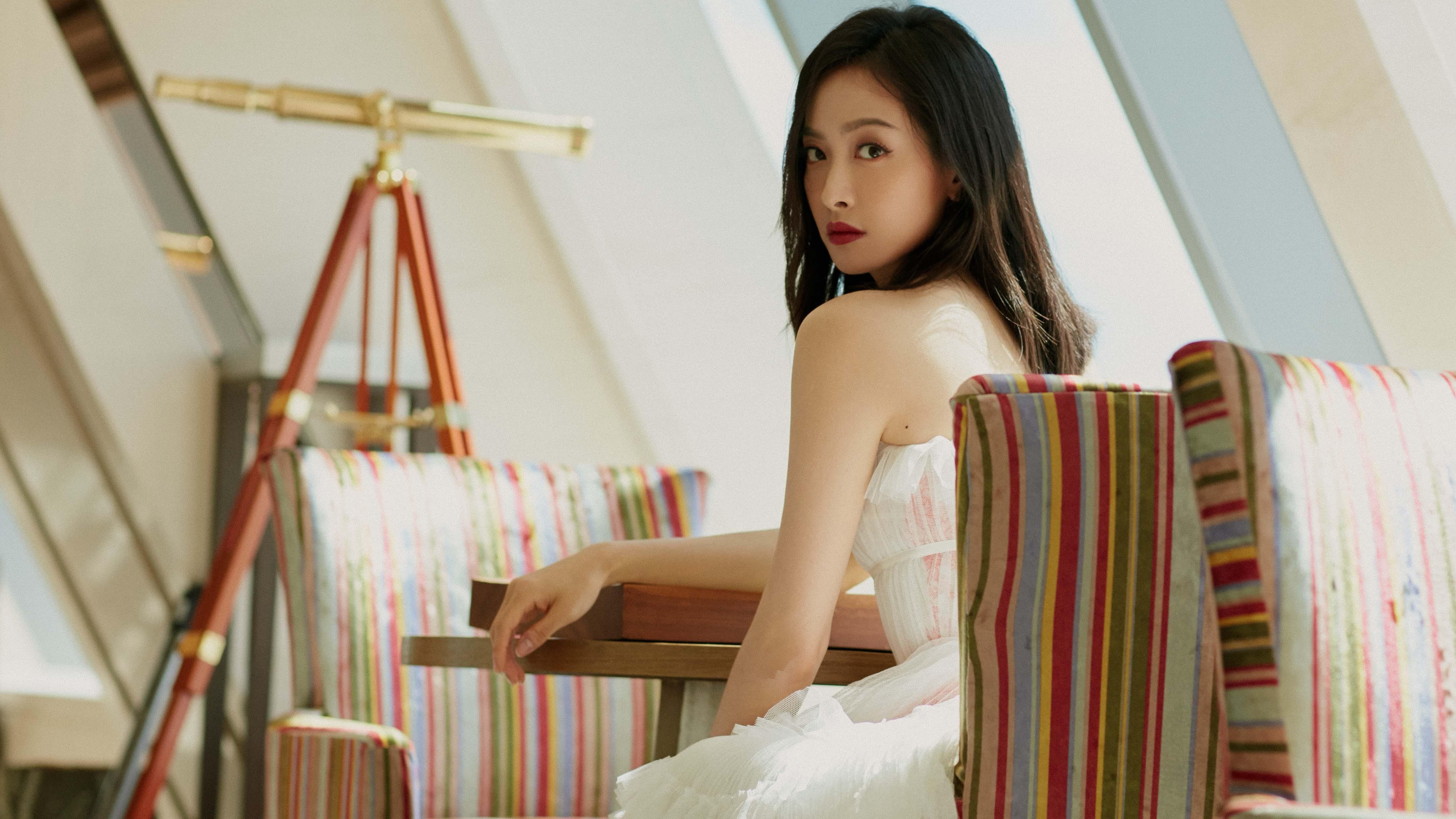 擎天一柱！恩比德加时绝杀，雷霆险胜掘金豪取七连胜