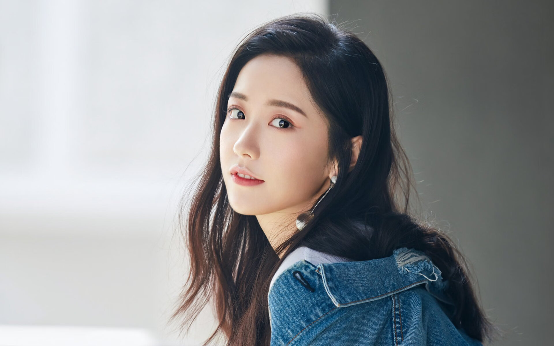 戈贝尔关键时刻定乾坤,掘金团队之力制霸湖人