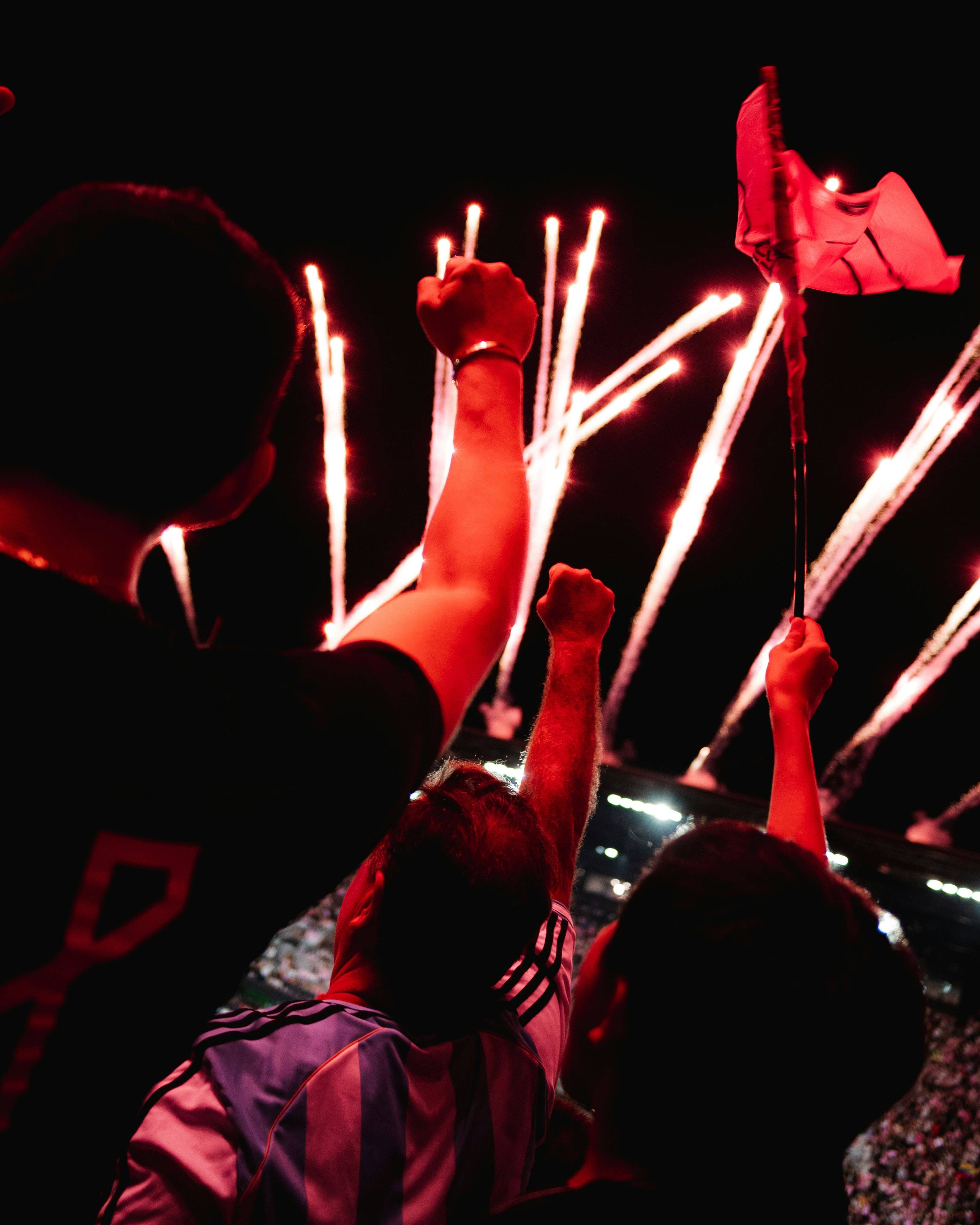 意甲焦点战之夜，梅西舞台越大越强